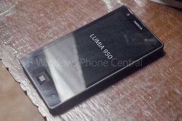 Vitetyst Lumia 950 -lippulaivasta vuosi kuva ja tietoja