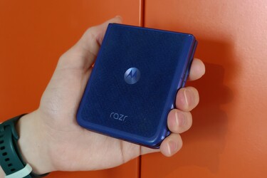 Motorola Razr 70 Ultra arvostelu - moderni simpukkapuhelin on iloinen yllätys