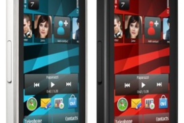 Nokia esitteli X6:n 16GB-mallin