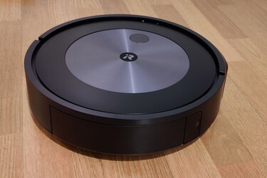 Arvostelussa Roomba j7+, robotti-imuri, joka lupaa korjata kaikki roboimureiden ongelmat - ja onnistuu siinä