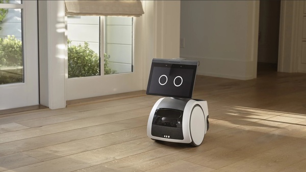 Amazonin Astro-robotti osaa partioida kotia ja seurata henkilöitä