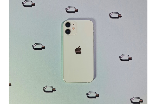 Apple iPhone 12 mini ensitunnelmat: Mini on todellakin mini