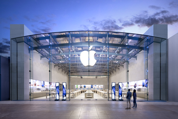 Apple slowing recruitment due to low iPhone sales