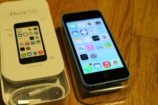 Review: The colorful 'new' iPhone 5C
