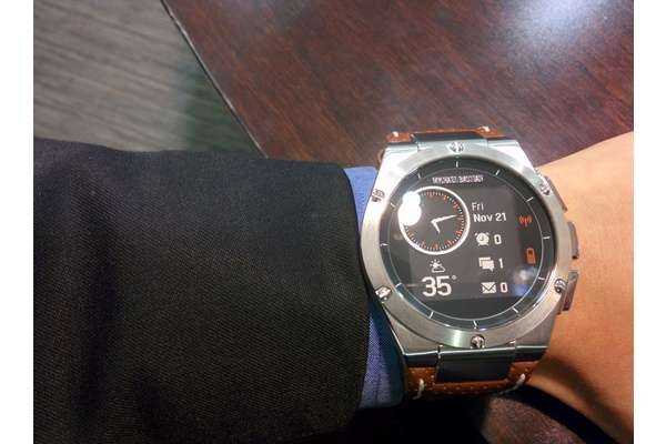 Review: The MB Chronowing smartwatch is the first with true style