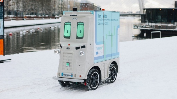 Helsingissä testataan kuljetusrobottia, joka tuo paketit kotiovelle