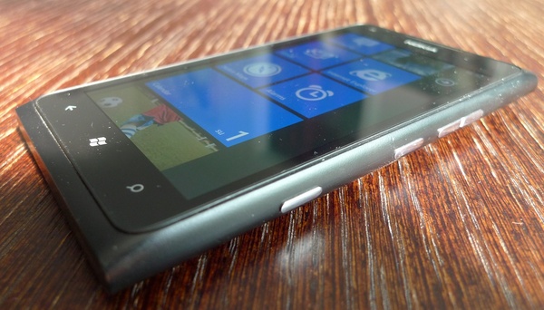 Testissä Nokia Lumia 900 -- Lyhytikäinen lippulaiva