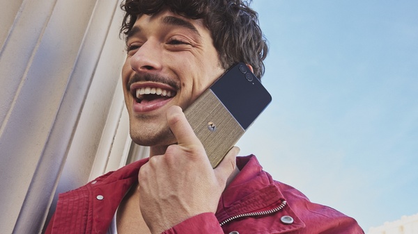 Motorolan uudet razrit saapuivat: Ultra-mallissa suuri akku ja uusi LOFIC-kamerakenno