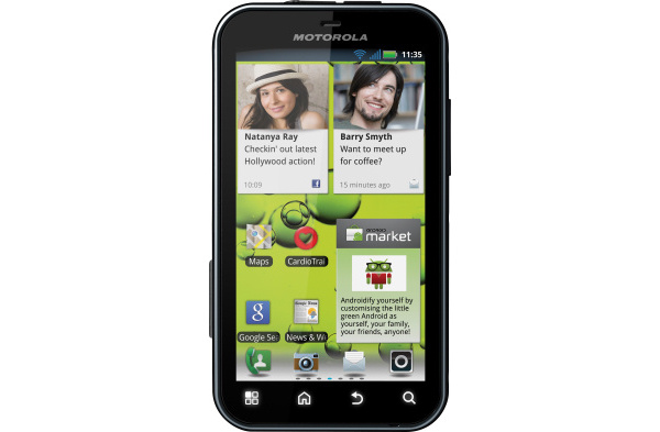 Motorola julkaisi vesitiiviin DEFY+ -puhelimen