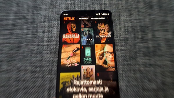 Netflixiin tärkeä uudistus: Voit potkia loisivat käyttäjät pois tililtäsi