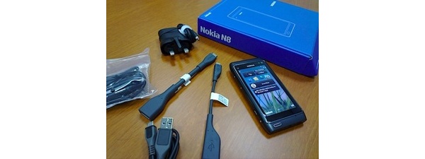 Nokia N8:n akku sittenkin vaihdettavissa