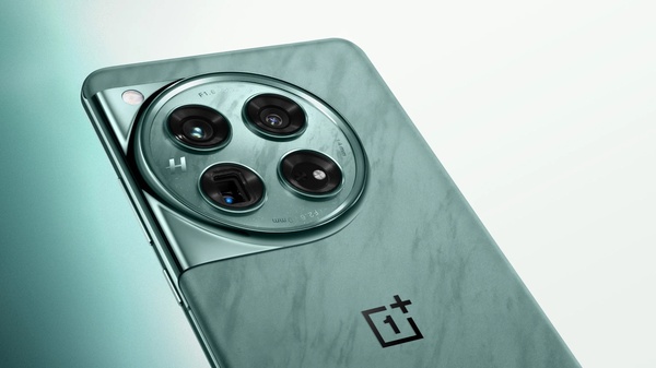 OnePlus 12 -puhelimesta julkaistiin virallisia kuvia - kansainvlinen julkaisu mahdollisesti luvassa 23. tammikuuta