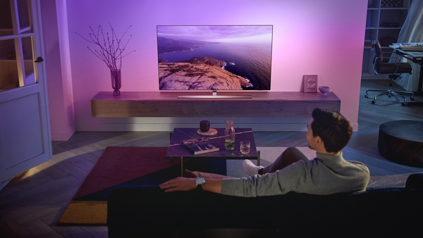 Philipsin OLED807 -televisio käyttää kirkkaampaa OLED-EX-paneelia