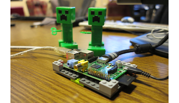 Mojang tuo Minecraftin Raspberry Pi -minitietokoneelle