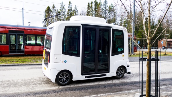 Robottibussi kuljettaa pian matkustajia Tampereella Lintuhytistä Hervantajärvelle ilman turvakuljettajaa