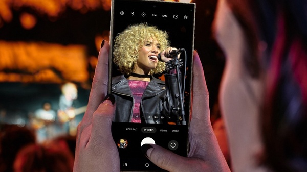 Instagram ja Snapchat hyödyntävät Samsungin Galaxy S24 -puhelinten kameraominaisuuksia