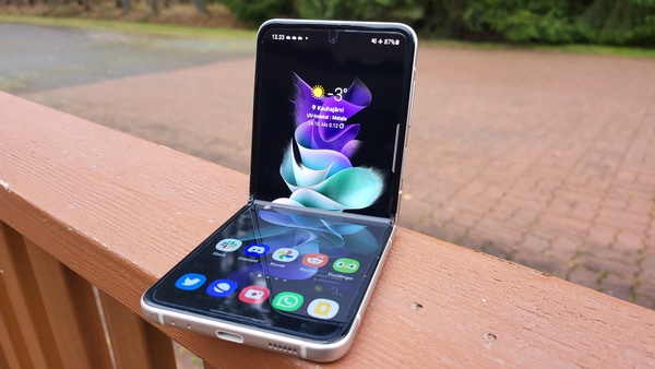 Päivän diili: Samsungin taittuvanäyttöisen Galaxy Z Flip3:n saa nyt alle 900 euron