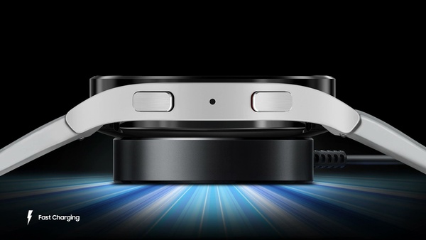 Galaxy Watch5 -kello latautuu 45 prosenttiin 30 minuutissa
