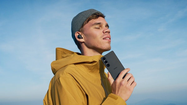 Sonyn Xperia 1 V nyt ennakkomyynnissä - kaupan päälle WH-1000XM5 -kuulokkeet