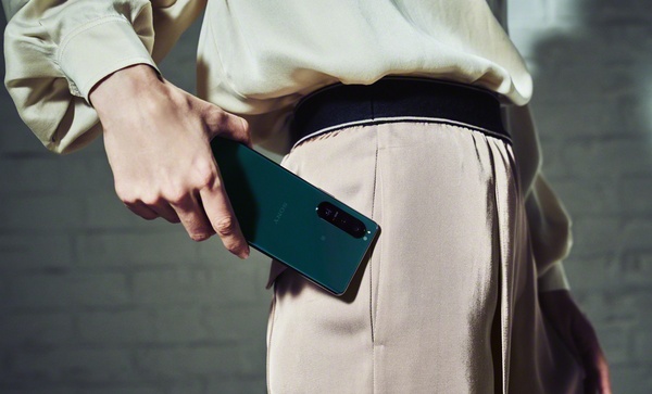 Sony julkaisi huippupuhelimet Xperia 1 III ja Xperia 5 III sekä keskitason Xperia 10 III