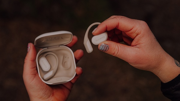 Suunnon uudet Spark-kuulokkeet ovat kuin puettava valmentaja – mittaavat juoksutekniikkaa ja tarkkailevat niskan asentoa