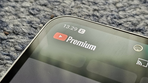 YouTube Premium -käyttäjille uusi testi: Näytön lukitus estää kosketussyötön videon katselun aikana