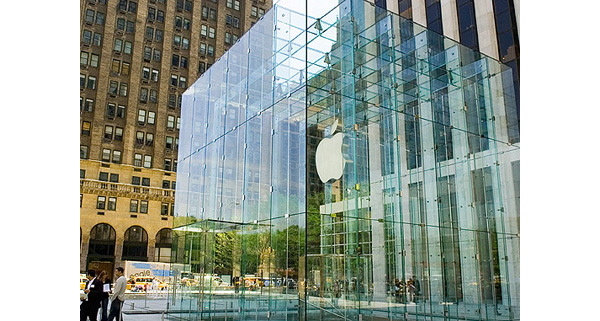 Apple retail employees to get a raise