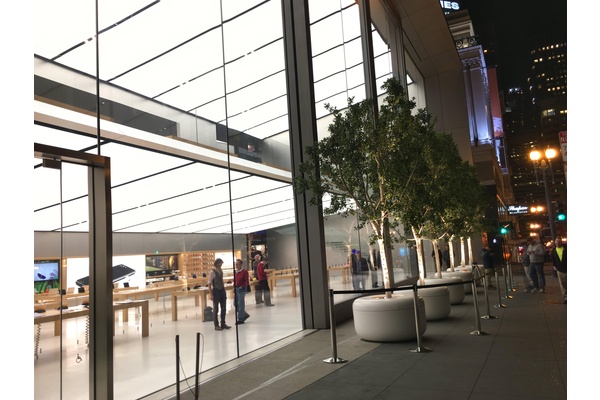 Apple valmistautuu aloittamaan myynnin tänään julkistettaville laitteille heti tapahtuman jälkeen?