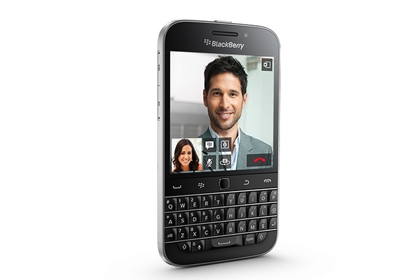 BlackBerry Classic tempts business, retains QWERTY keyboard