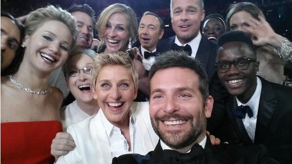 Ellen's star-powered Oscars selfie nears 3 million retweets, smashes record