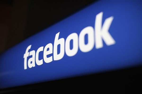 Facebook reports more than $10 billion in ad revenue