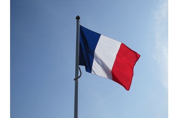 Ranska kielsi kännykät kouluista, kokonaan, myös välitunneilla