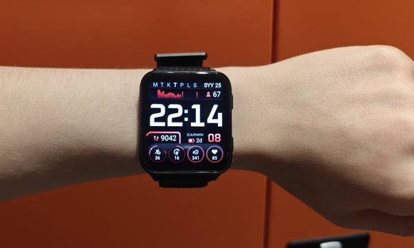 Arvostelussa Garmin Venu X1 - ohut, valtavalla näytöllä varustettu huippukello, joka kompastelee akkukeston kanssa