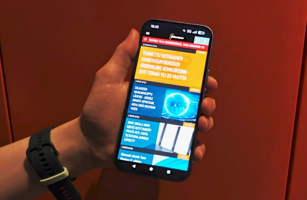 Arvostelussa Googlen halvin oma kännykkä, Pixel 10a - kierrätystä viime vuodesta