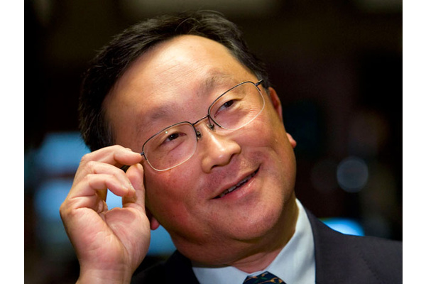 BlackBerry sees revenue fall to under $1 billion but it loses less money than usual