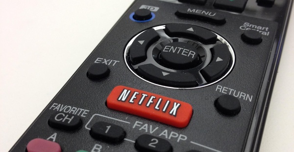 Nyt se saapui Suomeenkin: Netflix estää salasanojen jakamisen - käyttäjät kilahtivat täysin