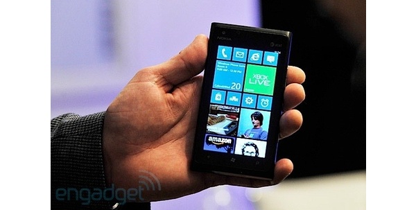 Ensimmäinen epävirallinen Windows Phone 7.8 ROM-tiedosto vuosi nettiin