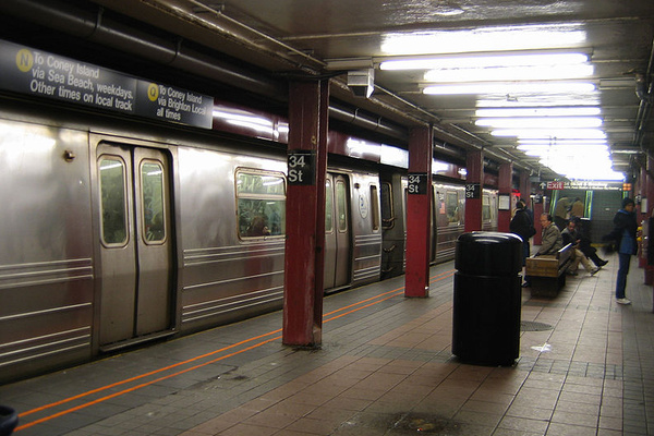 AT&T, T-Mobile sign deals for NYC subway wireless network