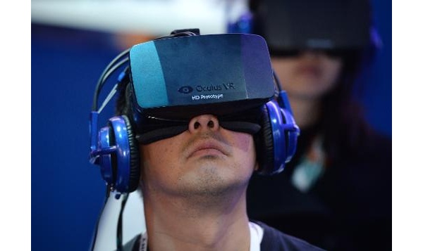 Oculus Rift could go on sale for consumers next year