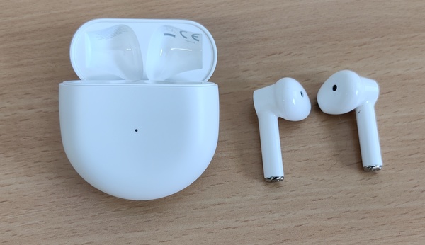 Epic fail: Customs declares 2,000 OnePlus headphones as counterfeit AirPods