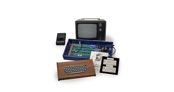 Apple-1 sold by Steve Jobs fetches $365k at auction