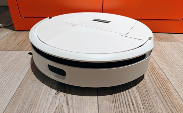 Arvostelussa Roomba 205 DustCompactor robotti-imuri - ratkaisee ahtaiden tilojen ongelman ovelalla tempulla