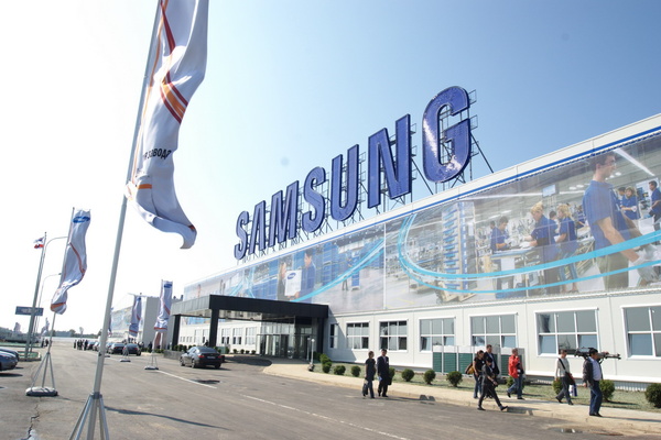 Samsung delivers strong revenue and profits