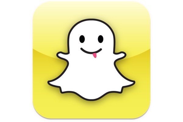 Snapchat for iOS gets updated with new features like Replay and front camera flash