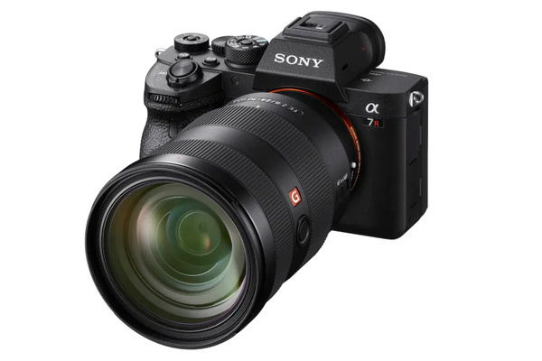 Sony julkaisi uuden peilittömän huippukameran: Maailman ensimmäinen 61MP kinokenno