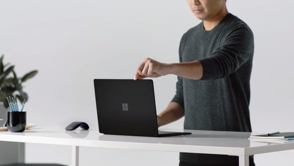 Microsoft: Mac Book says get a Surface Laptop