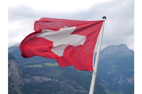 Sveitsissä kaikkien valtion ja kuntien ohjelmistojen pitää olla nyt avointa lähdekoodia