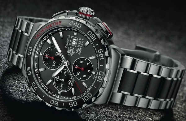 TAG Heuer smartwatch goes on sale for 1 400 in November with 40