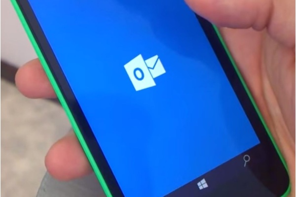 Esittelyssä Windows 10: monipuolisempi sähköposti ja uusittu Ihmiset-sovellus