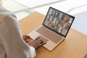 Microsoftin Teamsia voi nyt käyttää yhteydenpitoon kavereiden, sukulaisten ja perheenjäsenten kesken